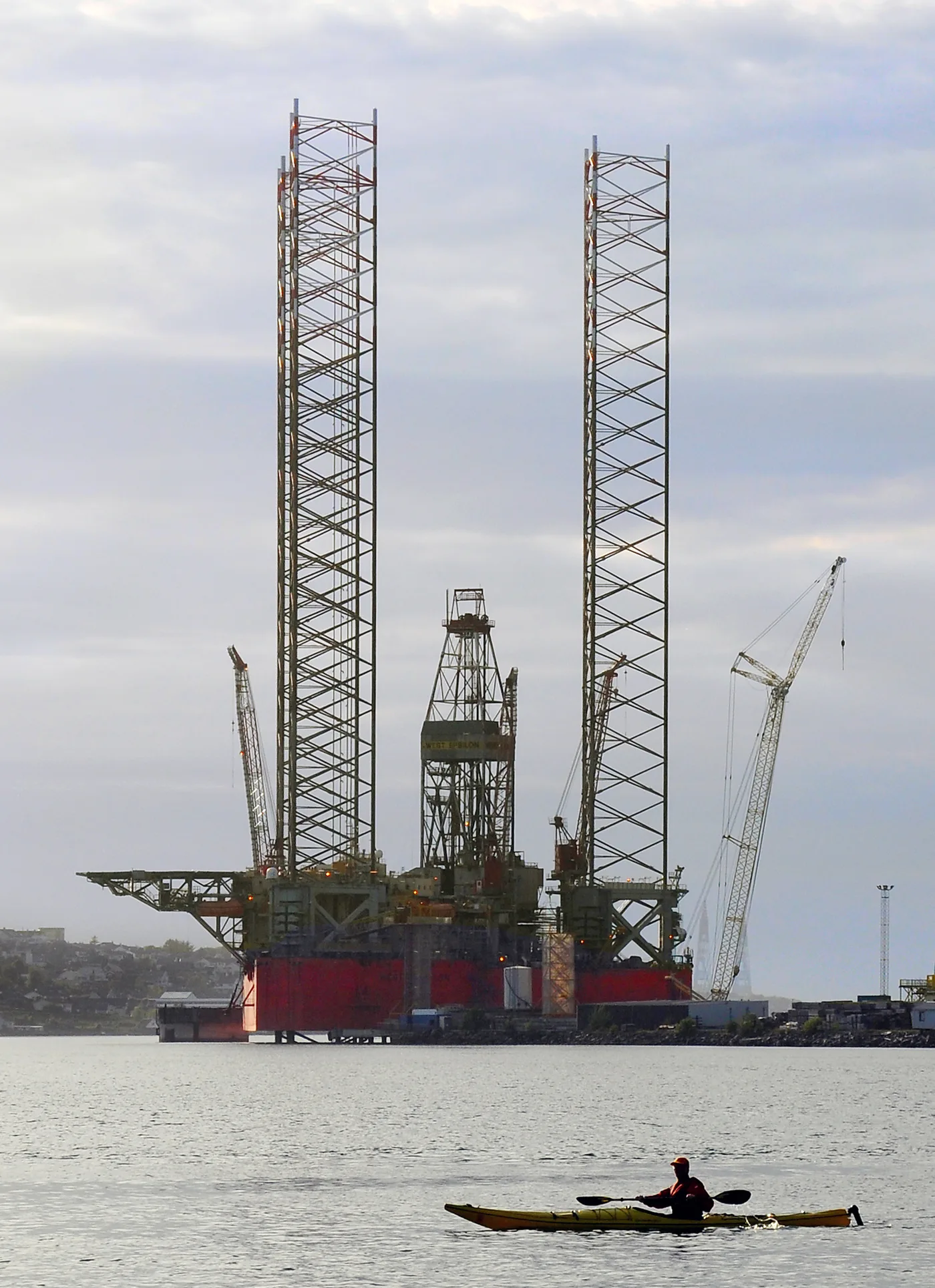 Seadrill West Epsilon jack-up derrick, offshore industry photography